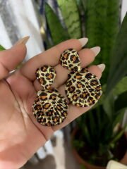 Leopar midye tasarım küpe